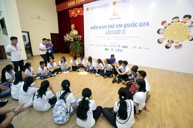 Trẻ em có quyền tham gia vào hoạt động ngoài gia đình, ngoài cơ sở giáo dục