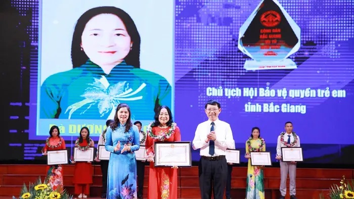 Bà Dương Thị Lợi - Công dân Bắc Giang ưu tú: Còn sức khỏe, tôi còn cống hiến cho xã hội
