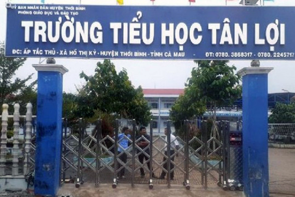 Thu tiền sai quy định, hiệu trưởng bị kiểm điểm, trường trả lại 282 triệu đồng