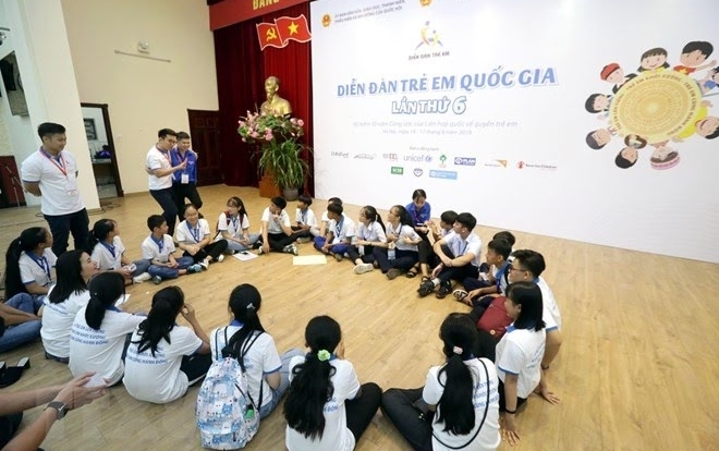 Trẻ em có quyền tham gia vào hoạt động ngoài gia đình, ngoài cơ sở giáo dục
