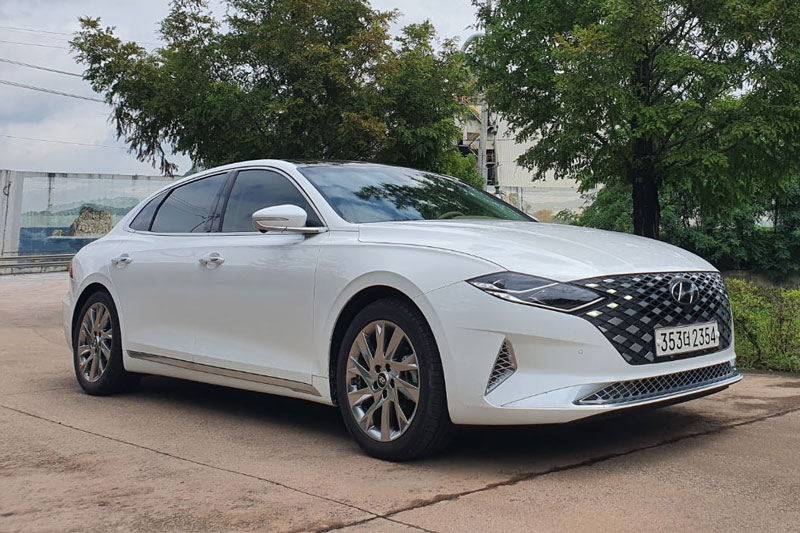 5. Hyundai Grandeur (doanh số: 4.643 chiếc).