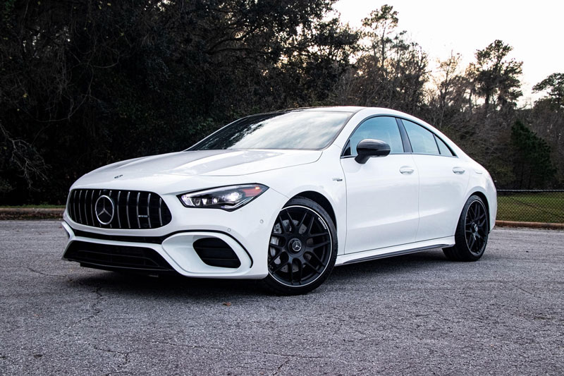 4. Mercedes-AMG CLA 45 (giá khởi điểm: 55.900 USD).