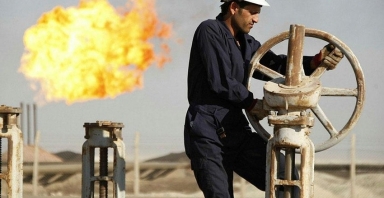 Giá xăng dầu hôm nay 3/12: Giá dầu thô bất ngờ giảm mạnh