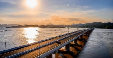 Khám phá tuyến cao tốc Vân Đồn - Móng Cái có hệ thống chiếu sáng hiện đại nhất Việt Nam