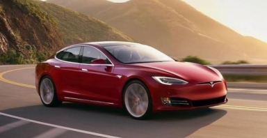 Tiếp tục triệu hồi 1000 xe điện Tesla do lỗi trợ lực lái gây thương vong