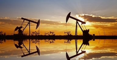 Giá xăng dầu hôm nay (18/3): Dầu thô lại lao dốc trước lo ngại khủng hoảng ngân hàng