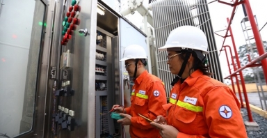 EVN lỗ 26 nghìn tỷ, giá điện năm 2023 'còn phụ thuộc nhiều yếu tố'