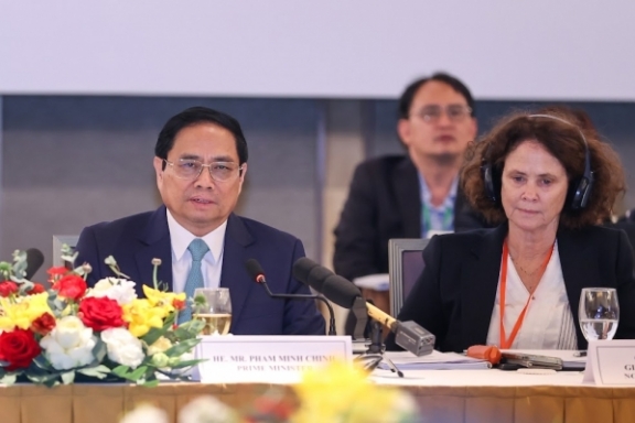 Thủ tướng: Tránh 'tăng trưởng trước, dọn dẹp sau' và không chấp nhận tăng trưởng bằng mọi giá