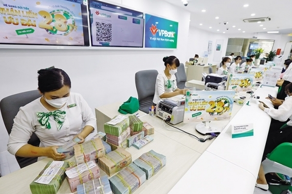 Tin ngân hàng ngày 6/2: Ngân hàng Nhà nước sẽ họp khẩn về tín dụng bất động sản
